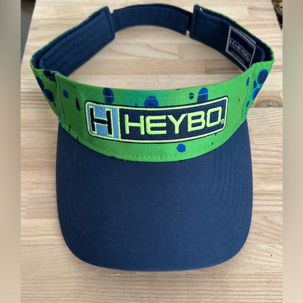 Heybo Outdoors Visor Hat NWOT Green and Blue Adjustable Hook Loop Closure Back